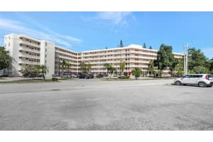 2905 Point East Dr L208, Aventura