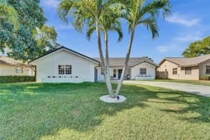 6935 W Wedgewood Ave, Davie, FL 33331, Sold 04/08/25