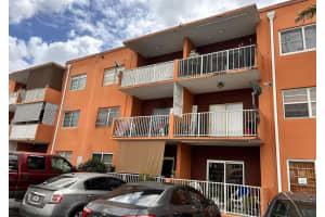 6850 W 16th Dr 211, Hialeah