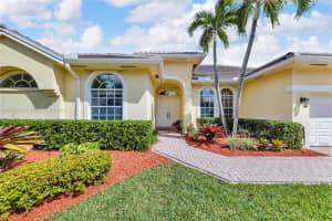 6922 Mariposa Cir E, Fort Lauderdale, FL 33331, Sold 04/30/25