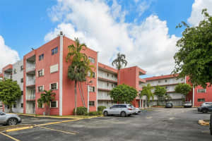 8425 NW 8th St APT 404, Miami, FL 33126, - MLS#A11753044