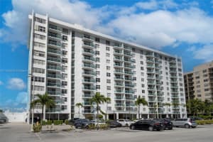 2841 NE 163rd St APT 605, North Miami Beach, FL 33160, - MLS#A11753075