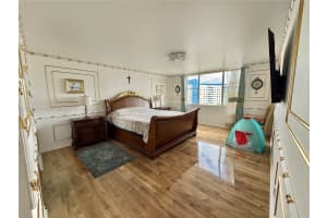 3800 Hillcrest Dr APT 815, Hollywood, FL 33021, Sold 06/20/25