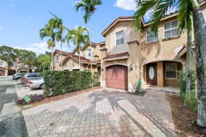 8915 SW 108th Path, Palmetto Bay, FL 33176, Sold 06/10/25
