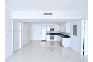 92 Sw 3rd St 2412, Miami