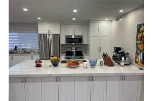 15605 SW 74th Cir Dr APT 15, Miami, FL 33193, Sold 04/16/25