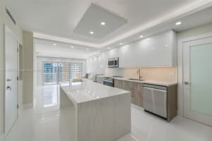 1950 Ocean Drive, Hallandale Beach, FL 33009 - MLS#A11753582