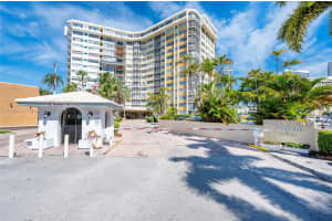 100 Golden Isles Dr 104, Hallandale Beach