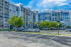 1000 Parkview Dr 702, Hallandale Beach
