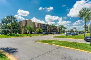 3710 NW 21st St APT 411, Lauderdale Lakes, FL 33311, - MLS#A11753707