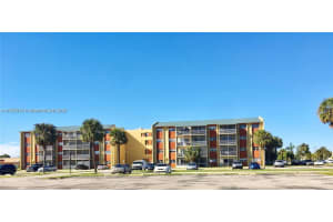 3710 Nw 21st St 302, Lauderdale Lakes