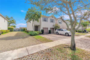 8246 Prestige Commons Dr, Tamarac, FL 33321, Sold 05/01/25