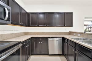 3208 SE 6th St, Homestead, FL 33033, Sold 03/28/25