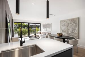 200 Sunrise Dr 200d, Key Biscayne