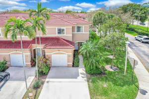 7952 N Southwood Cir, Davie, FL 33328, Sold 05/27/25