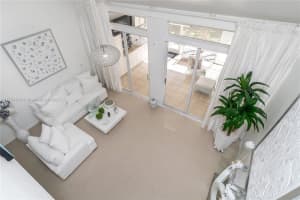 11030 S Lakeview Dr, Pembroke Pines, FL 33026, Sold 04/30/25