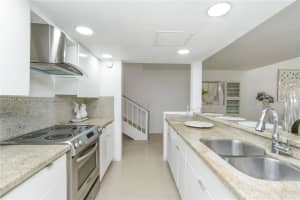 11030 S Lakeview Dr, Pembroke Pines, FL 33026, Sold 04/30/25