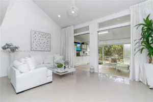11030 S Lakeview Dr, Pembroke Pines, FL 33026, Sold 04/30/25