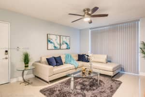 11165 Sw 6th St 105, Pembroke Pines