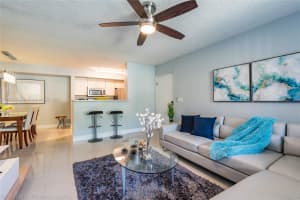 11165 SW 6th St APT 105, Pembroke Pines, FL 33025, - MLS#A11754264