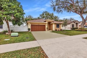 10251 SW 58th St, Cooper City, FL 33328, Sold 05/06/25