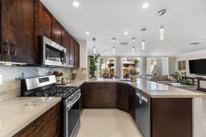 10271 NW 46th St, Doral, FL 33178, Sold 09/04/25
