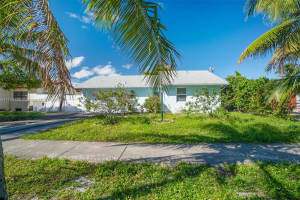 171 NE 30th Ct, Pompano Beach, FL 33064, Sold 04/23/25