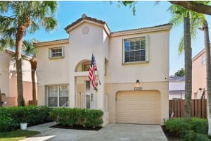 10898 NW 12th Dr, Plantation, FL 33322, Sold 04/23/25