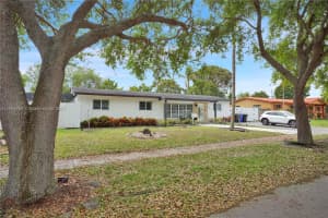 810 NE 182nd St, North Miami Beach, FL 33162, - MLS#A11754859