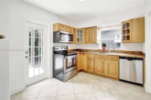 34 SE 14th St, Dania Beach, FL 33004, Sold 06/17/25