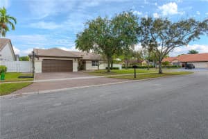 101 NW 162nd Ave, Pembroke Pines, FL 33028, Sold 03/28/25