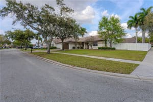 101 NW 162nd Ave, Pembroke Pines, FL 33028, Sold 03/28/25