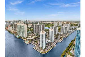20505 E Country Club Dr 1533, Aventura