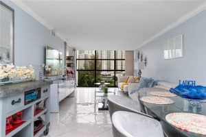 600 Parkview Dr APT 404, Hallandale Beach, FL 33009, - MLS#A11755017
