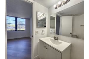 210 Lake Pointe Dr APT 109, Oakland Park, FL 33309, Sold 05/12/25