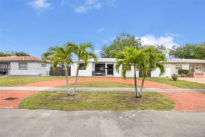 17001 NE 8th Pl, North Miami Beach, FL 33162, Sold 04/22/25