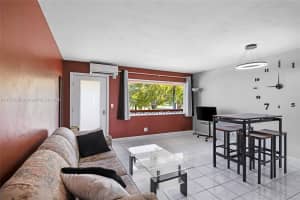 900 SW 10th Terrace APT 16S, Hallandale Beach, FL 33009, - MLS#A11755097