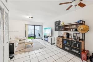 1901 NW S River Dr APT 16B, Miami, FL 33125, - MLS#A11755104