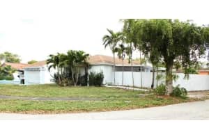 19425 NW 62nd Ct, Hialeah, FL 33015, Sold 04/24/25