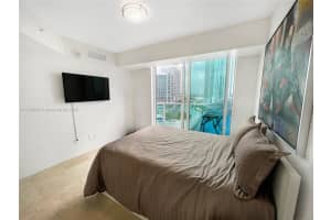 41 SE 5th St, Miami, FL 33131, Sold 08/15/25
