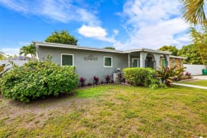 11300 SW 44th St, Miami, FL 33165, Sold 05/16/25