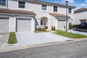 136 Sw 169th Ave 136, Pembroke Pines