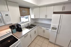 2935 Crosley Dr W APT L, West Palm Beach, FL 33415, Sold 05/21/25
