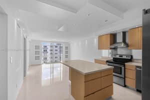 401 Ocean Dr APT 1011, Miami Beach, FL 33139, Sold 11/18/25