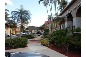 18336 NW 68th Ave APT A, Hialeah, FL 33015, Sold 05/01/25