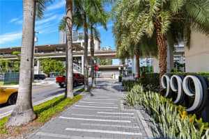 999 SW 1st Ave APT 2716, Miami, FL 33130, Sold 04/30/25
