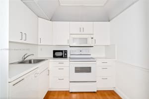 17570 Atlantic Blvd APT 215, Sunny Isles Beach, FL 33160, Sold 06/26/25