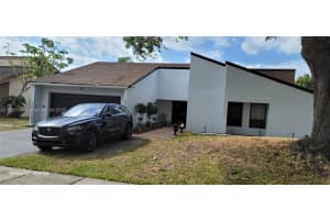 7420 NW 35th Ct, Lauderhill, FL 33319 - MLS#A11755705