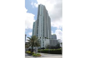 90 NW 3rd St, Miami, FL 33128, Sold 05/08/25