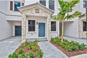 523 Sw 19th Ter Fort Lauderdale, FL 33312 - MLS#A11755934